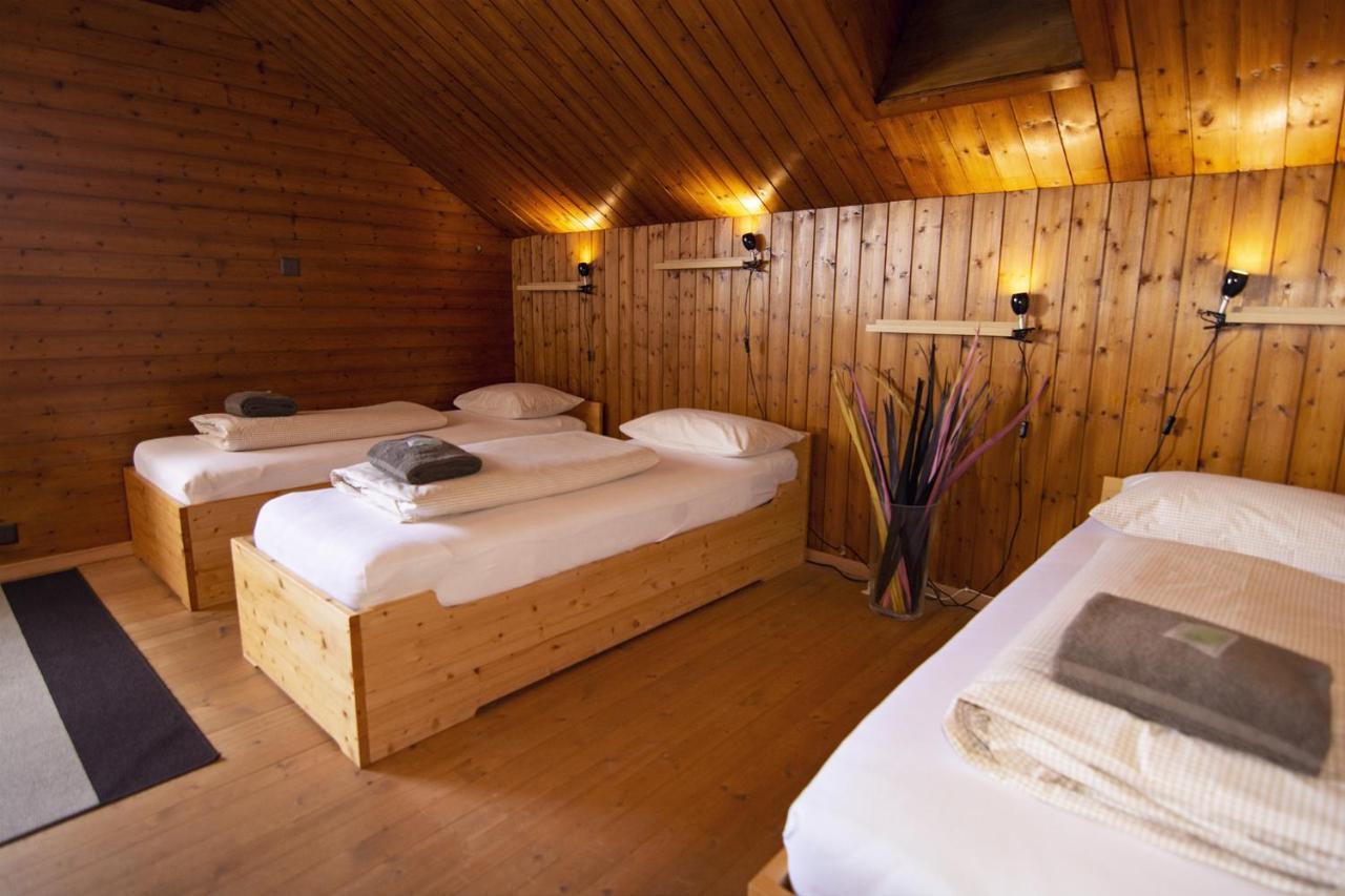 Sust Lodge Am Gotthard Hospental Quarto foto
